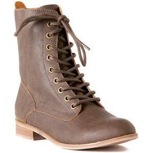Combat boots, size 9